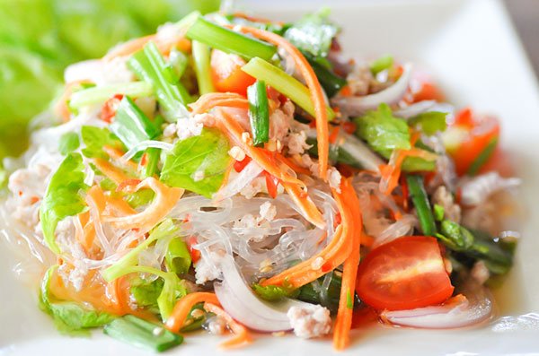 ยำวุ้นเส้นหมูสับ